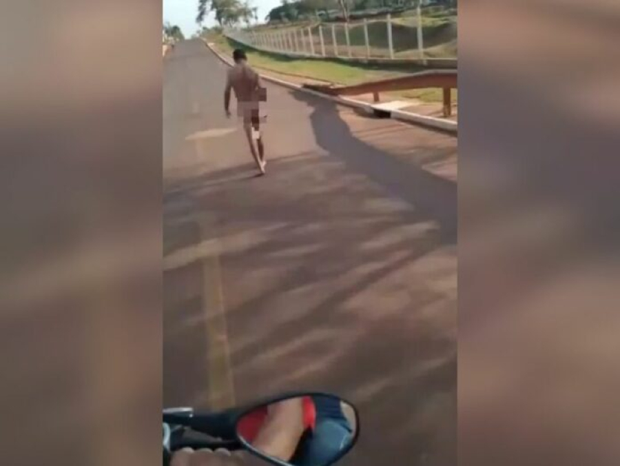 VÍDEO: Homem é flagrado nu correndo pelas ruas e praças de Lucas do Rio Verde; PM foi acionada