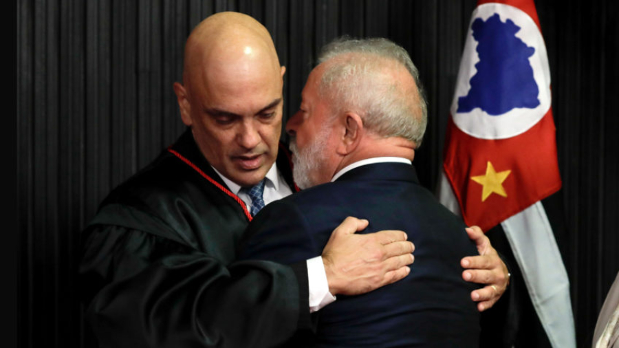 Guerra do IOF: Moraes congela decretos e tenta mediar crise entre Lula e Congresso