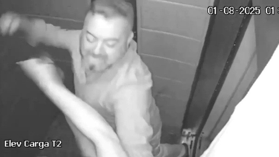 VÍDEO: Empresário de 55 anos é preso após espancar companheira dentro de elevador no DF