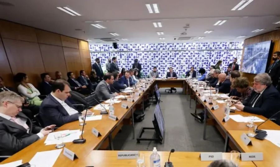 Câmara cria grupo para elaborar projeto de lei contra a adultização infantil nas redes sociais